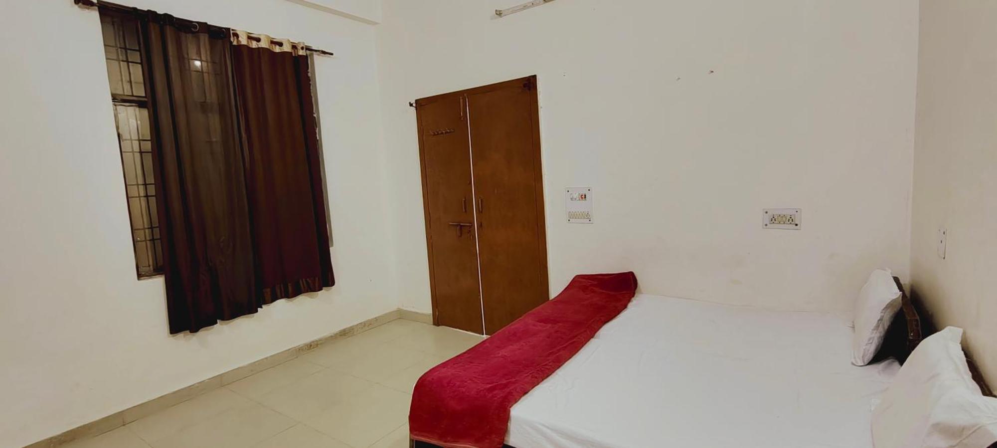 Geetanjali Dham Guest house *