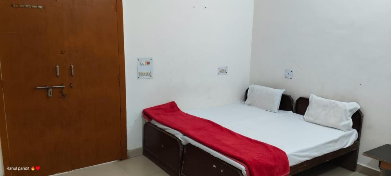Guest house Geetanjali Dham Vrindavan
